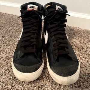 Nike Hi-top Mid 77 Vintage Blazer Shoes